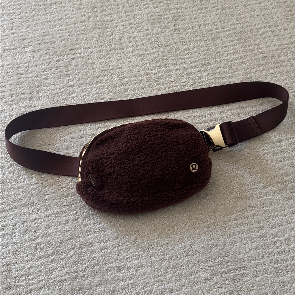 Lululemon Brown Fleece Belt Bag (NEVER BEEN USED)